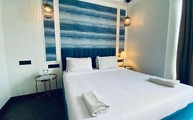 Palm Breeze Hotel - Colaba